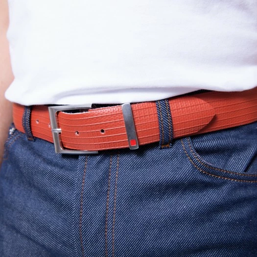 1083 CEINTURE 818 VOLONTAIRE LA VIE EST BELT Surcyclee Rouge Unisexe 4 1083 CEINTURE 818 VOLONTAIRE LA VIE EST BELT Surcyclee Rouge Unisexe - Image 3